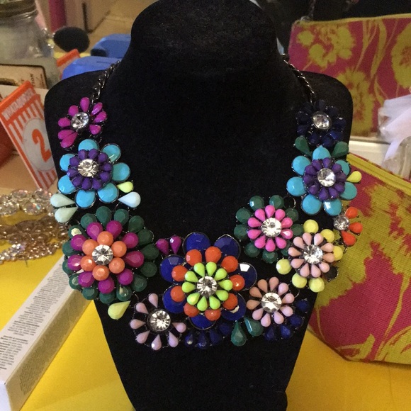 Jewelry - Flower necklace
